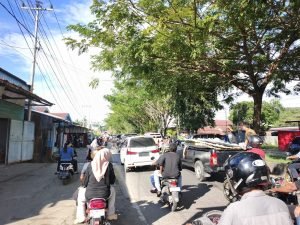 Breaking News: Ribuan Warga Nabire Padati Jalan Antar Kepergian Anto Goncing ke Peristirahatan Terakhir