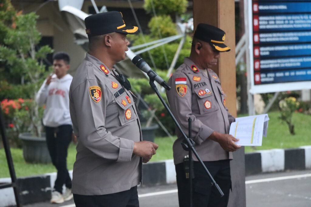 Sebanyak 158 personel Polres Nabire mengikuti apel pengamanan kelulusan SMA/SMK di Lapangan Apel Polres Nabire.