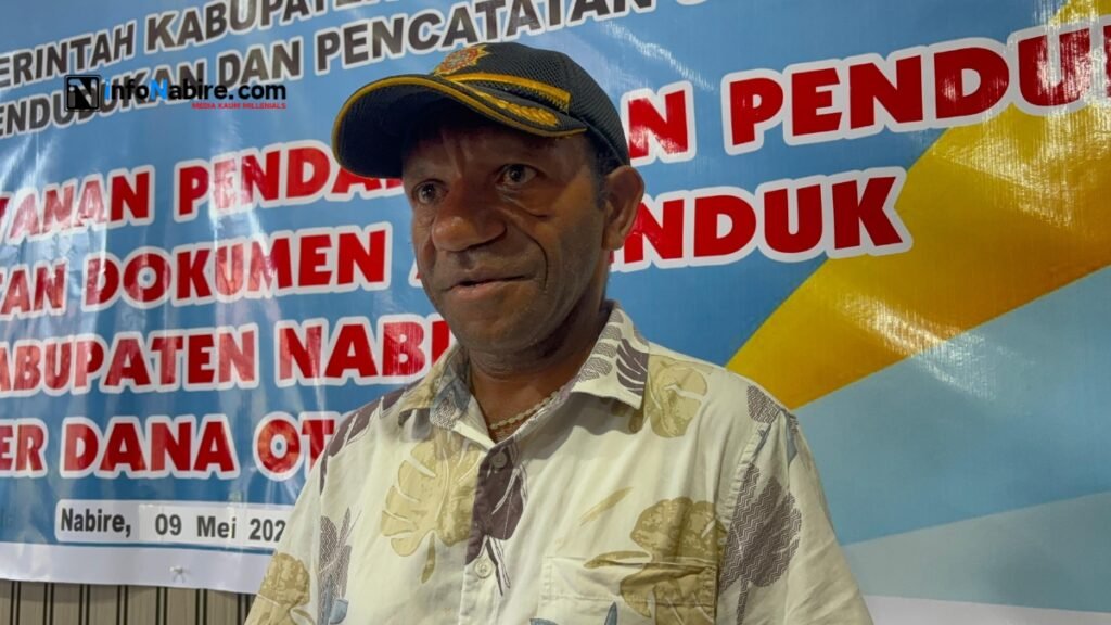 PLT Kadis Dukcapil Papua Tengah, Jeremias Mote.