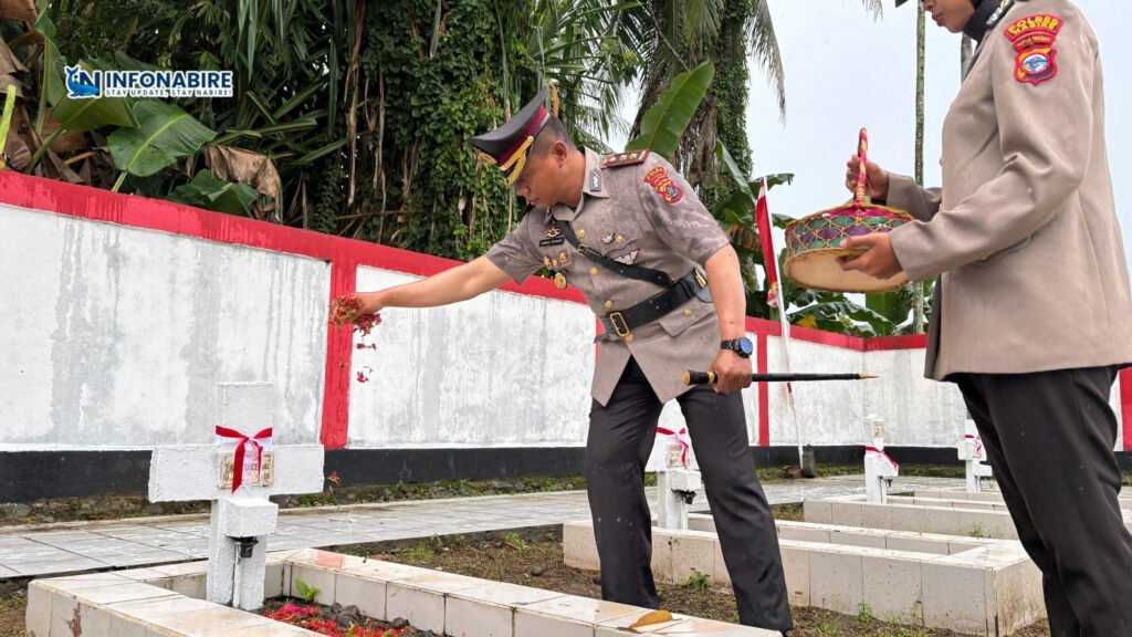 Polda Papua Tengah Ziarah ke Taman Makam Pahlawan Jelang Hari Bhayangkara ke-79 2 Polda Papua Tengah Ziarah ke Taman Makam Pahlawan Jelang Hari Bhayangkara ke-79