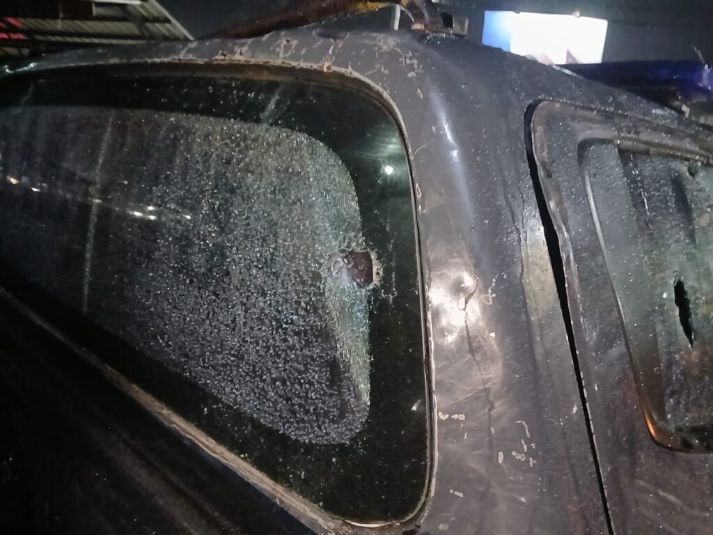 GALERI FOTO: Mobil Dinas Polres Nabire Rusak Dilempari Saat Amankan Kericuhan Pasar Kartum 3 GALERI FOTO: Mobil Dinas Polres Nabire Rusak Dilempari Saat Amankan Kericuhan Pasar Kartum