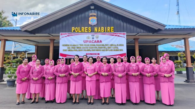 Bhayangkari Polres Nabire di Upacara Pengukuhan dan Sertijab