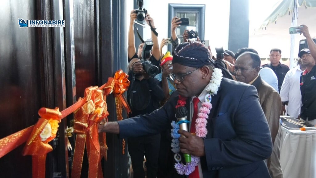 Gubernur Papua Tengah, Meki Fritz Nawipa, S.H, resmikan dan hadiri HUT ke-42 GKII Sp 3 Wadio