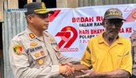 Menjelang Hari Bhayangkara ke-79, Polres Nabire membedah rumah pensiunan Polri Godlif Sadi.