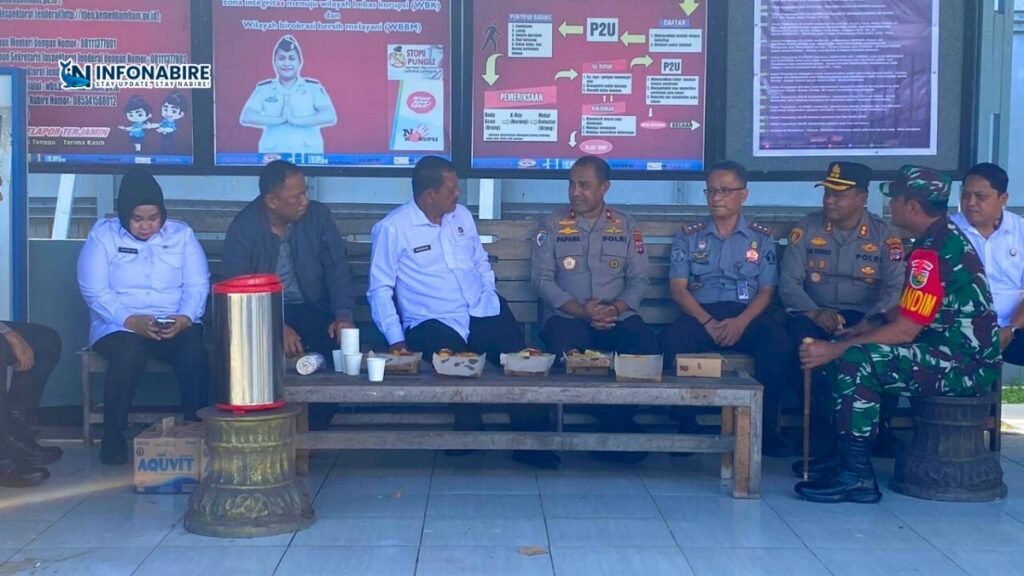 Dirjenpas Mashudi saat memberikan keterangan pers di Lapas Nabire