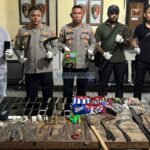 Kapolres Nabire saat konferensi pers temuan razia Lapas Kelas IIB Nabire