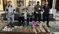Kapolres Nabire saat konferensi pers temuan razia Lapas Kelas IIB Nabire