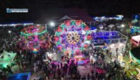 Pengunjung menikmati suasana pasar malam di Taman Gizi Oyehe, Nabire, Papua Tengah
