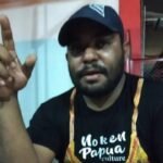 Roberthino Hanebora, Sekretaris Suku Besar Yerisiam Gua, suarakan pembangunan dermaga di Yaur dan Teluk Umar, Nabire