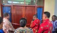 Bupati Nabire Mesak Magai resmikan Asrama Putri Nabire di Manokwari, Papua Barat.