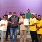 Ketum AWP, Elisa Sekenyap, resmi menetapkan panitia Festival Media Papua 2025 yang diserahkan langsung kepada Abeth Abraham You.