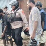 Personel Polres Nabire Amankan Pemuda Mabuk di Sriwini
