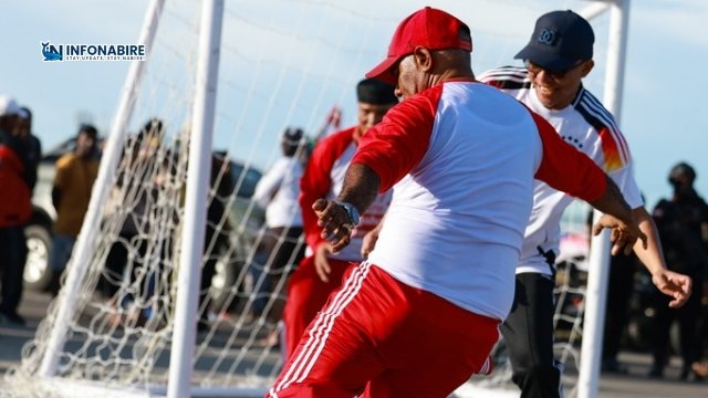 Wakil Gubernur Papua Tengah, Deinas Geley