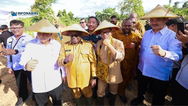 Gubernur Papua Tengah Dampingi Dua Menteri Kabinet Merah Putih Kunjungan Kerja di Nabire