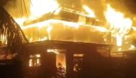 Bangunan Rumah Tingkat di Kalisusu Nabire Dilalap Api