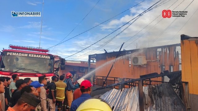 20 Rumah di Smoker Siriwini Ludes Terbakar