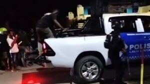 Lakalantas Libatkan Motor dan Truk di Wadio Nabire