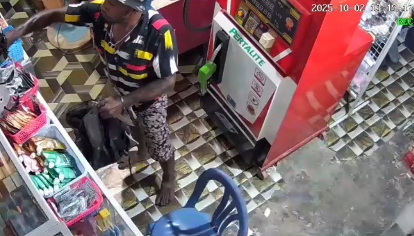 Aksi pencurian di Waharia terekam CCTV, pelaku bawa pisau