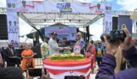 Wagub Deinas Geley Ajak Warga Bersatu Bangun Paniai