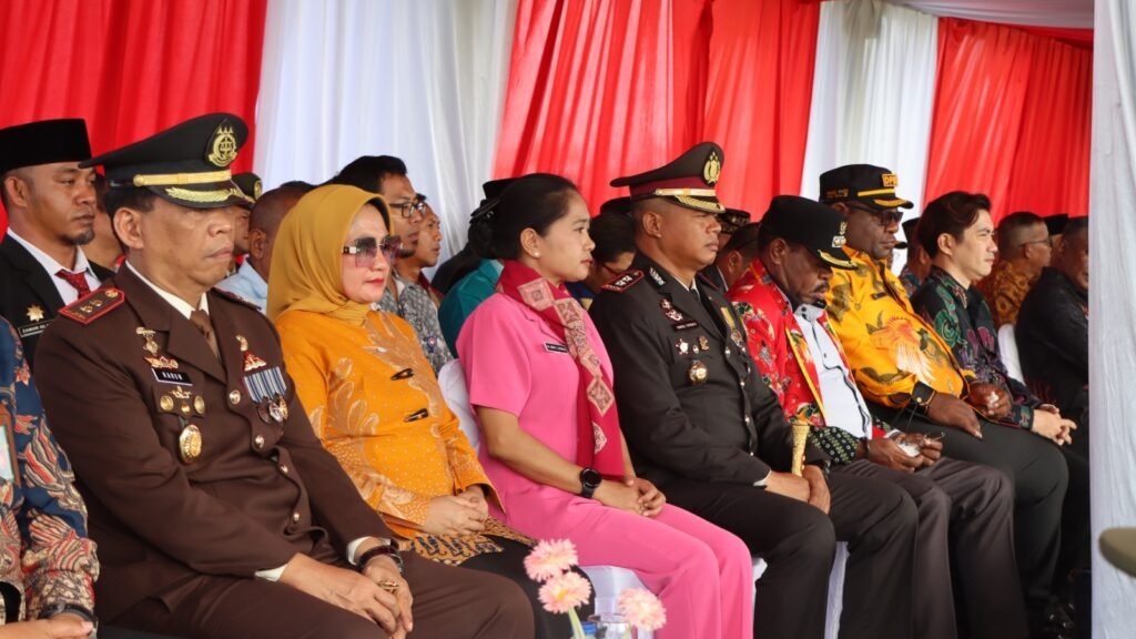 Kapolres Nabire Hadiri Upacara HUT ke-80 TNI di Kodim