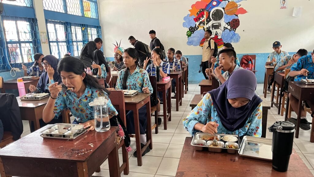 Program MBG Resmi Launching di SMP N 1 Nabire