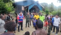 Pemda Nabire Salurkan Bantuan Banjir di Lima Kampung, Wabup Burhanuddin: Ini Bentuk Kepedulian Pemerintah