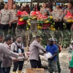 Polres Nabire Salurkan Bansos untuk Korban Banjir di Distrik Wanggar dan Yaro