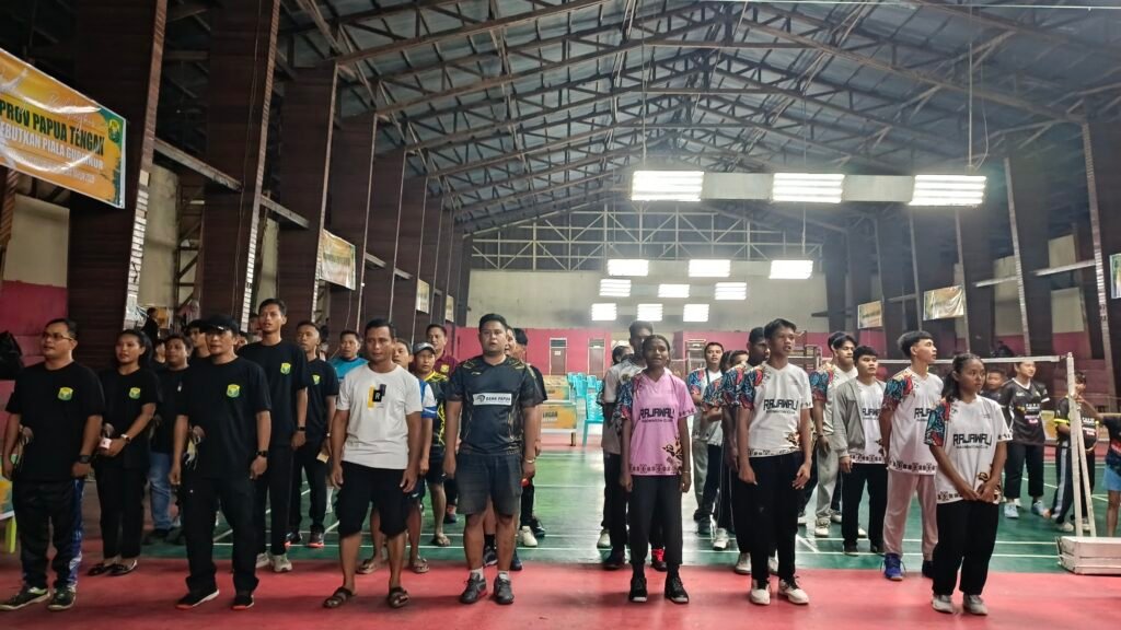 Turnamen Bulutangkis Kopasgat Cup I Resmi Dibuka di Nabire