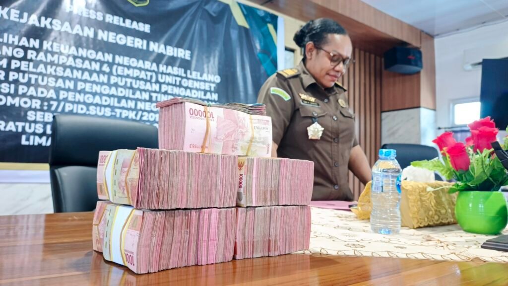 Kejari Nabire Pulihkan Kerugian Negara Lewat Lelang Barang Rampasan Korupsi Senilai Rp452 Juta