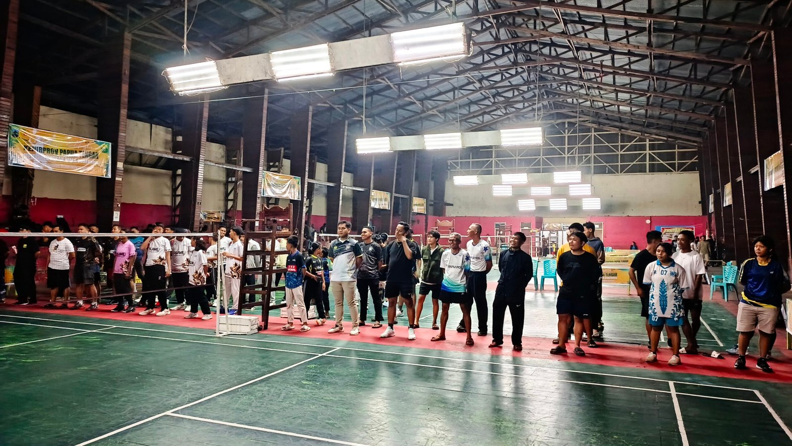 Turnamen Bulutangkis Kopasgat Cup I Resmi Dibuka di Nabire