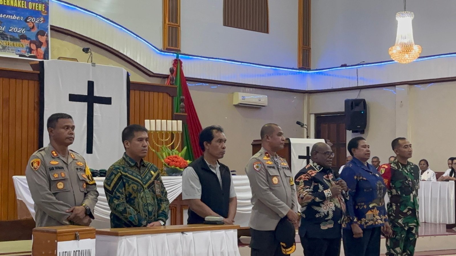 Gubernur Papua Tengah dan Kapolda Kunjungi GKI Tabernakel, Pastikan Malam Natal 2025 Aman dan Damai