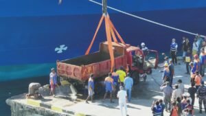 Pencarian Hari Kedua Korban Truk Jatuh ke Laut di Dermaga Samabusa, Truk Berhasil Dievakuasi