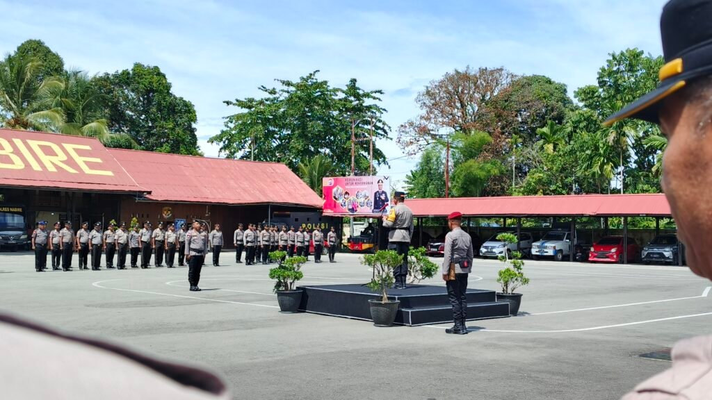 Kado Akhir Tahun, 63 Personel Polres Nabire Naik Pangkat