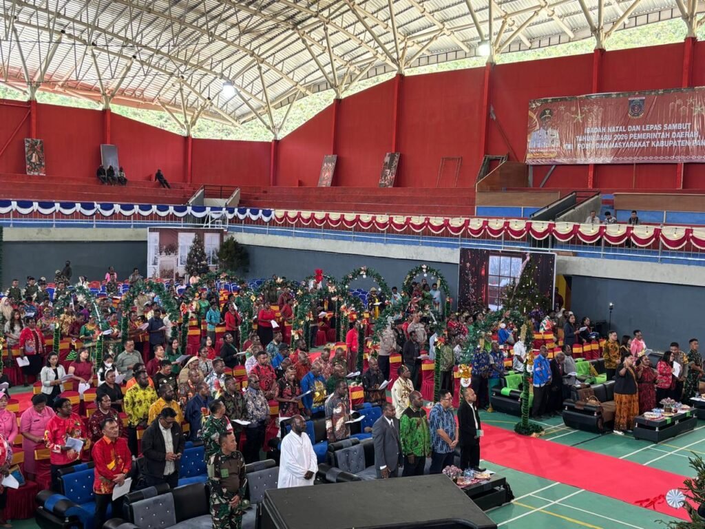 Pererat Sinergitas, Pemkab Paniai Gelar Ibadah Natal dan Lepas Sambut Tahun Baru 2026 Bersama TNI-Polri dan Masyarakat