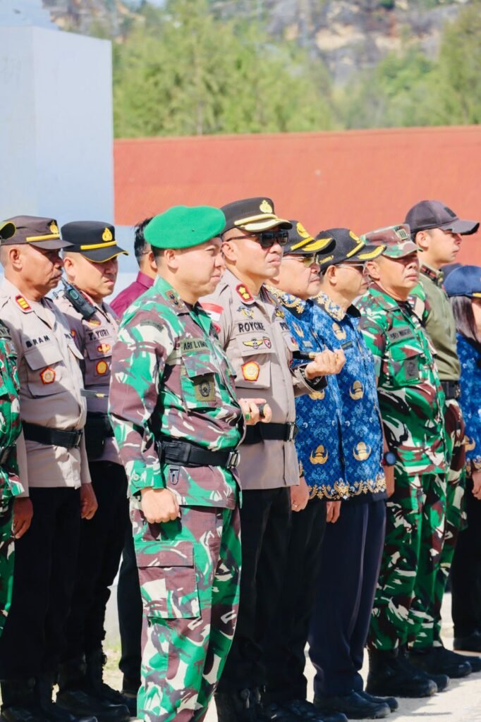 Pemkab Paniai Gelar Apel Hari Kesadaran Nasional, Bupati Tekankan Disiplin ASN dan Optimalisasi Pelayanan Publik