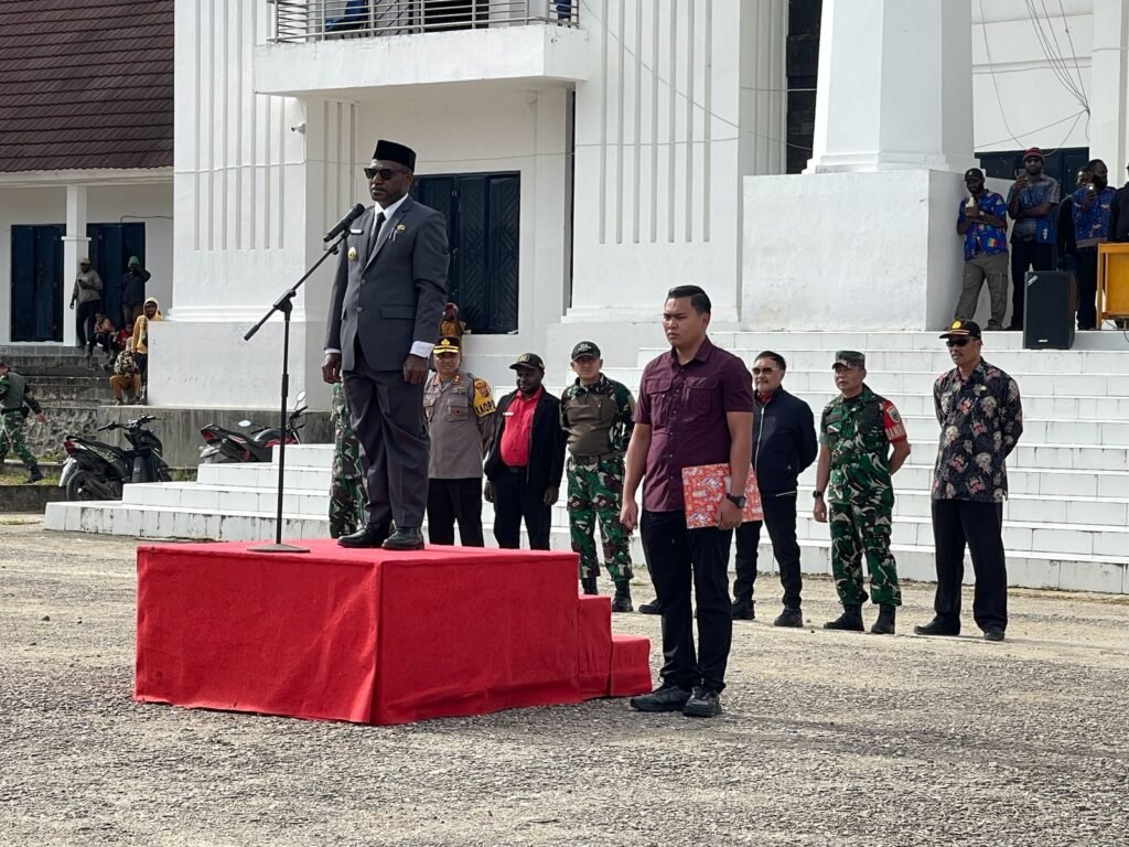 Kapolres Paniai Hadiri Upacara Pelantikan 24 Kepala Distrik se-Kabupaten Paniai