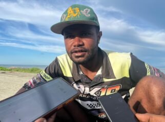 Tanpa Alat, Putra Papua Ini Berenang 100 Meter Selamatkan Penumpang Pesawat Smart Air PK-SNS