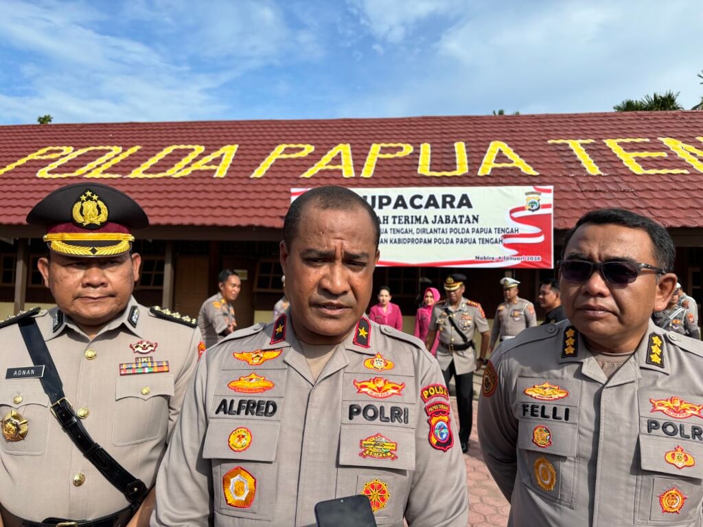 Polda Papua Tengah Lakukan Sertijab Karo Ops dan Dirlantas serta Pengukuhan Kabidpropam, Ini Pesan Kapolda