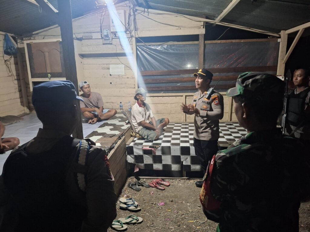 Kapolsek Nabire Barat Pimpin Apel Gabungan dan Patroli KRYD Jaga Kamtibmas