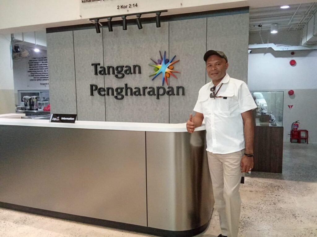 Guru Hebat Selalu Membawa Harapan, Wakil Ketua I DPRK Nabire Dorong Kolaborasi Pendidikan Pedalaman