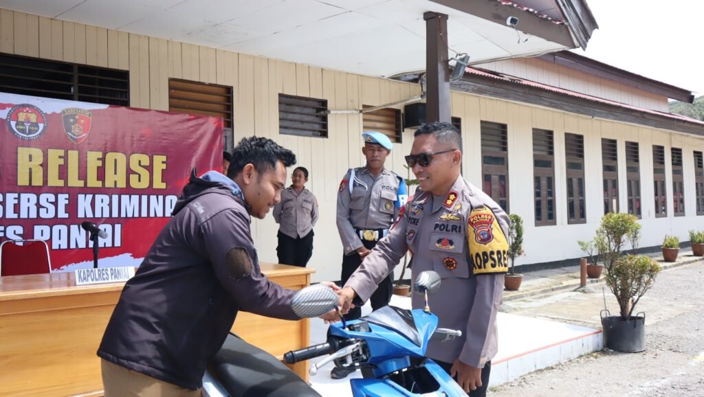 Polres Paniai Ungkap Kasus Curanmor, Sepeda Motor Honda Beat Dikembalikan ke Pemilik