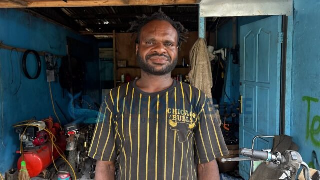 Dinan Adii, Putra Papua yang Bangun Bengkel dari Niat dan Keahlian