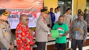 Kapolda Papua Tengah Bebaskan 11 Tersangka Konflik Kwamki Narama