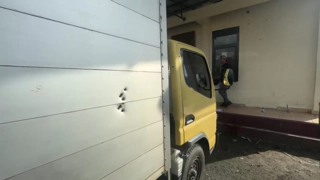 Jalan Maut di Yahukimo: Sopir Truk Dihujani Tembakan, Bertahan Hidup dengan Lengan Tertembus Peluru
