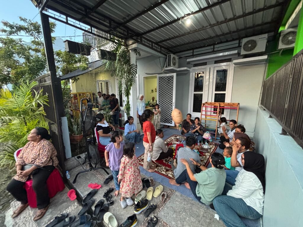 SPPG Siriwini 002 “Dapur Mama Kita” Gelar Halal Bihalal di Nabire