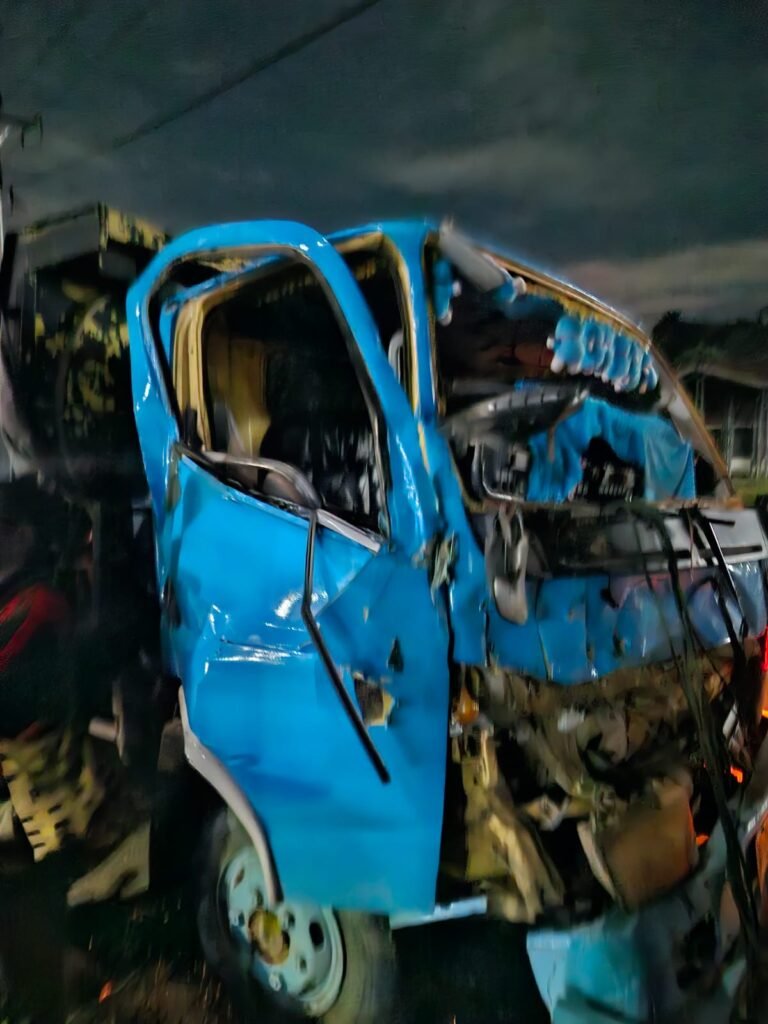 Rem Mendadak di Depan Kantor Perhubungan, Satu Sopir Tak Sempat Selamatkan Truknya