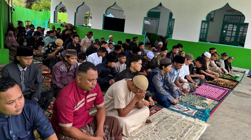 suasana luar masjid al anshor sanoba sholat id 1447 h nabire