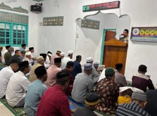 jamaah mendengarkan khutbah sholat id 1447 h masjid al anshor sanoba nabire