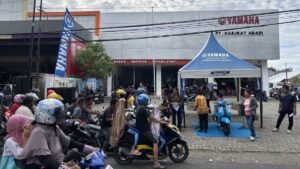 Berbagi Berkah Ramadan 2026, PT Hasjrat Abadi Nabire Bagikan 120 Takjil Gratis untuk Pengendara