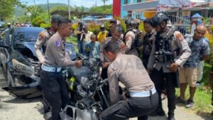 KRONOLOGI: Ibu Bhayangkari Tertabrak Sedan di Depan RSUD Nabire, Alami Benturan Kepala dan Punggung